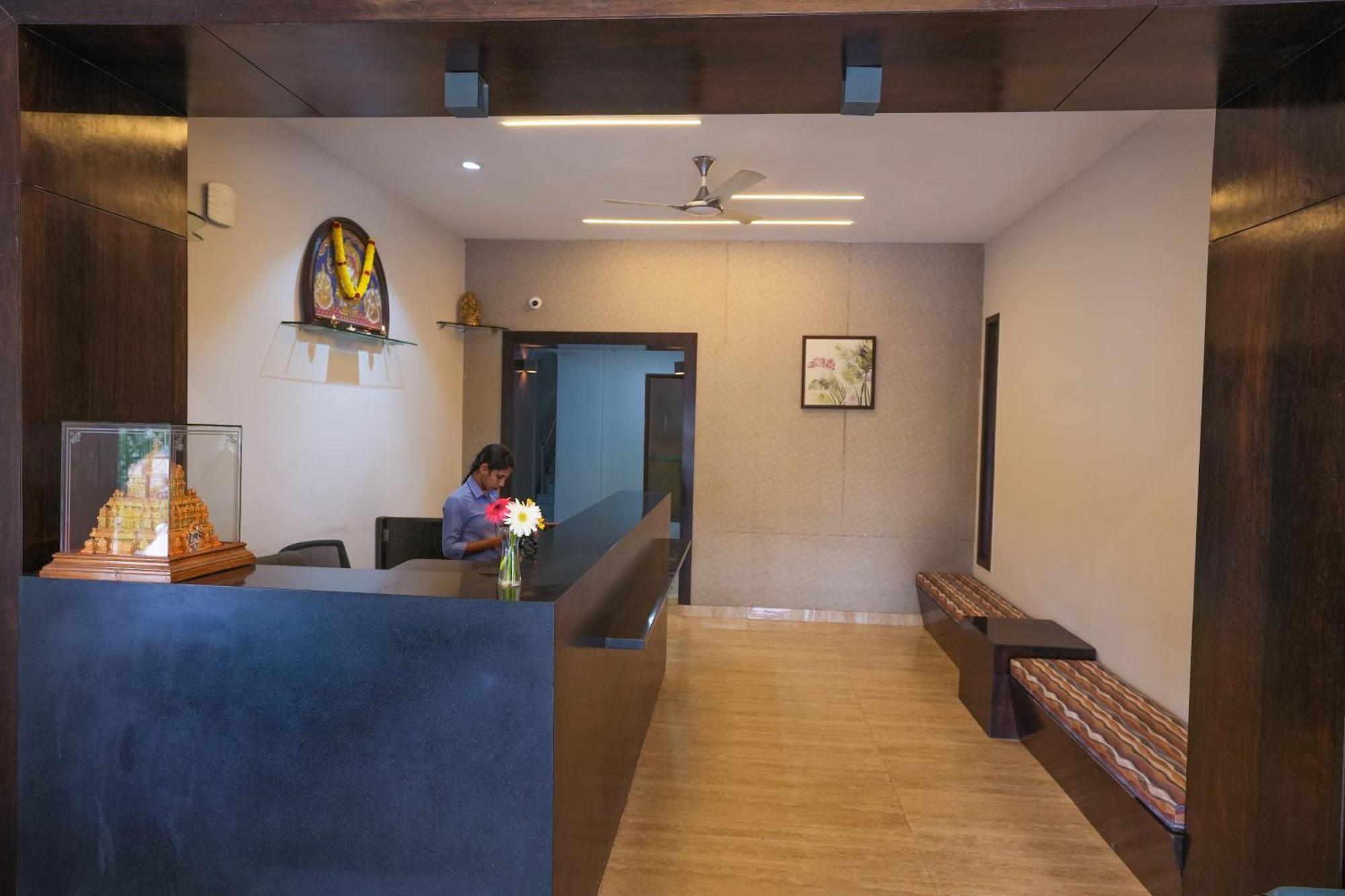 Hotel Vaishnavi Residency Bangalore Exterior foto