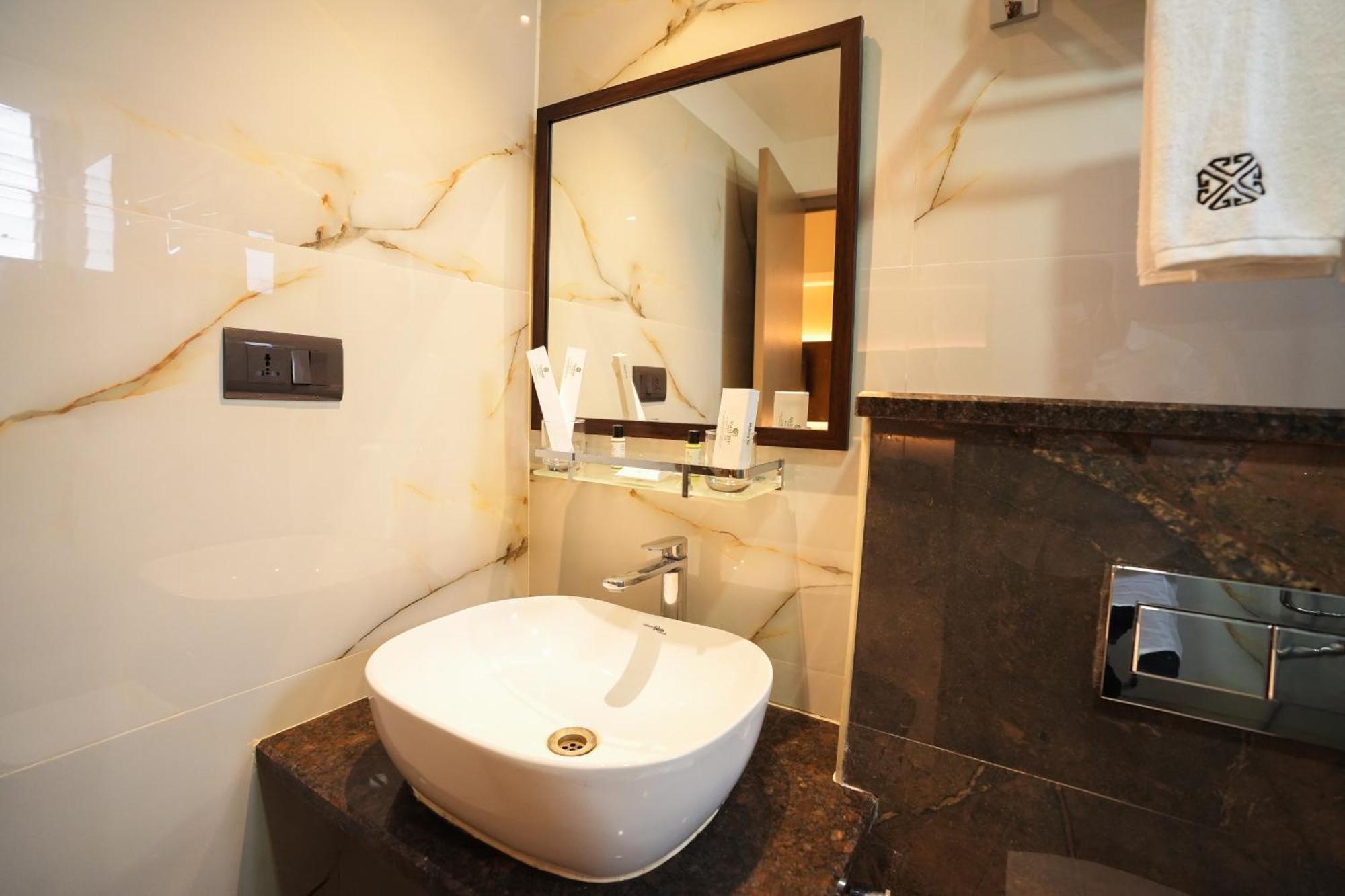 Hotel Vaishnavi Residency Bangalore Exterior foto